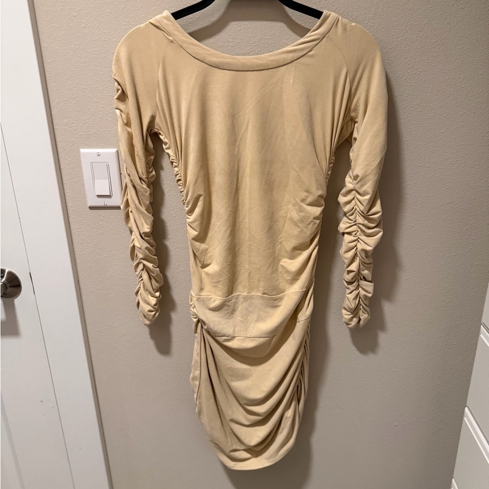 bebe Cream Long Sleeve Ruched Dress